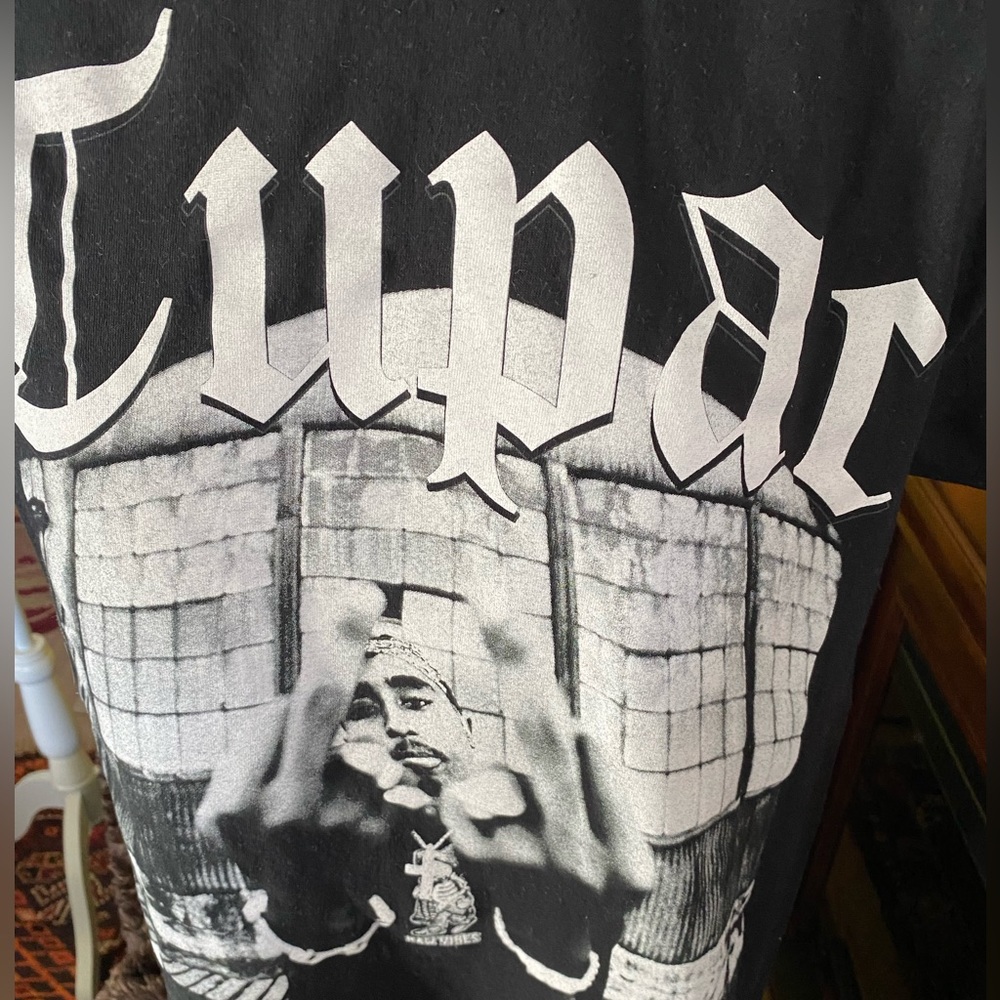 2/$30 Tupac “finger” Shirt Women’s